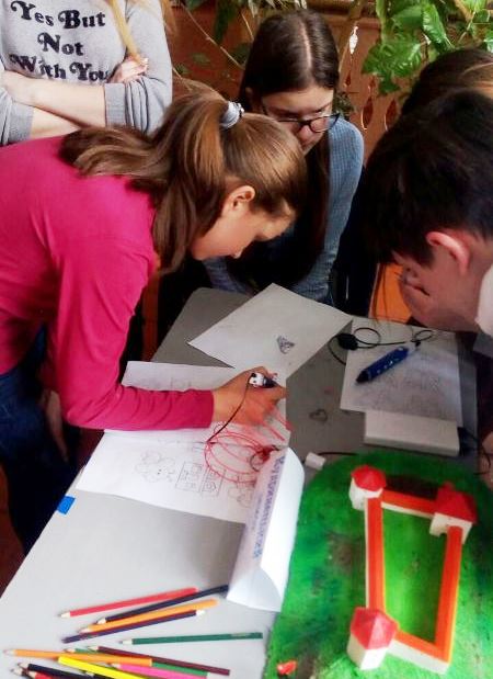 Демонстрація технологій 3D-друку з використанням 3D-ручок